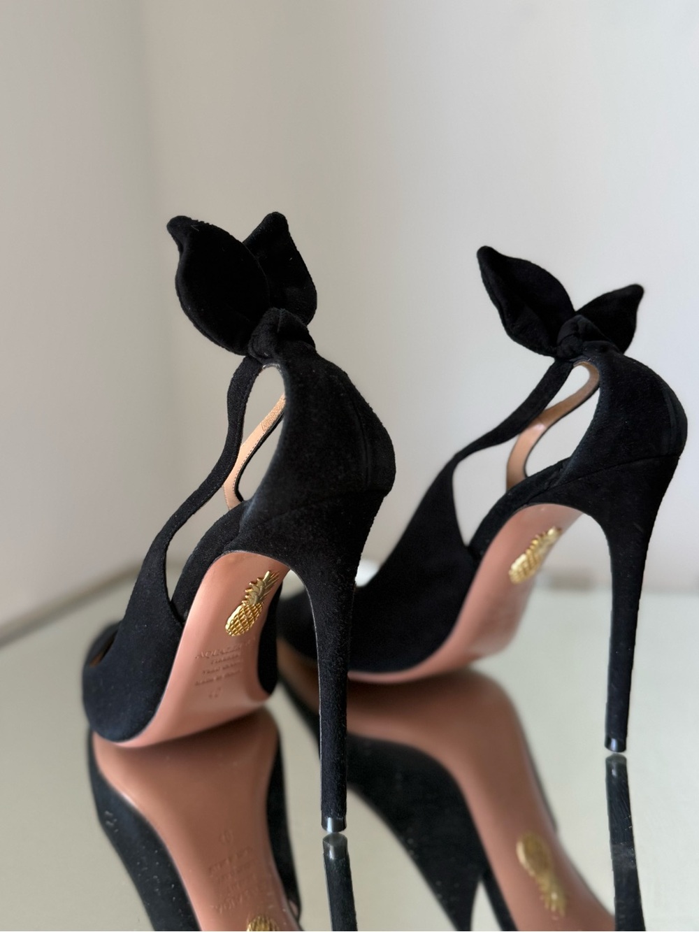 Like New AQUAZZURA Deneuve Bow Tie 105 suede pumps 40 $980 - Picture 12 of 13
